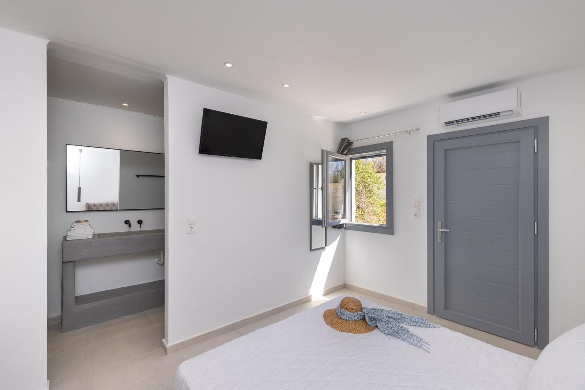 Chrysonisos Suites With Sunset & Seaviews Near Kini Luaran gambar